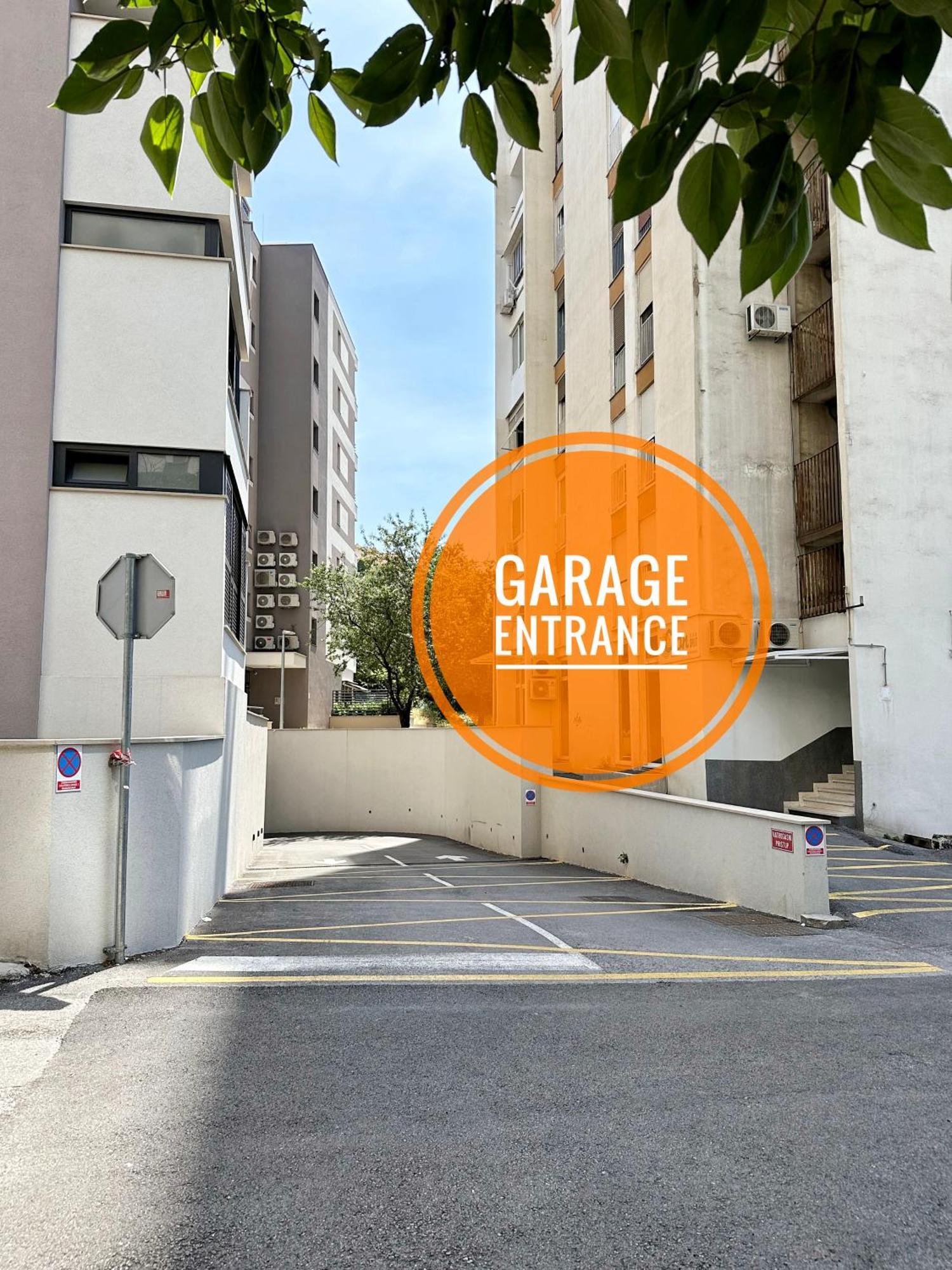 Апартаменты S'Akvarel 4 - Private Garage Сплит Экстерьер фото
